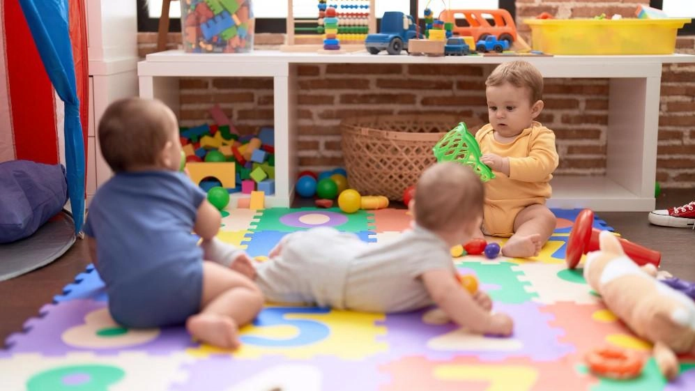 Due delibere in vista del prossimo anno scolastico e per il periodo estivo .