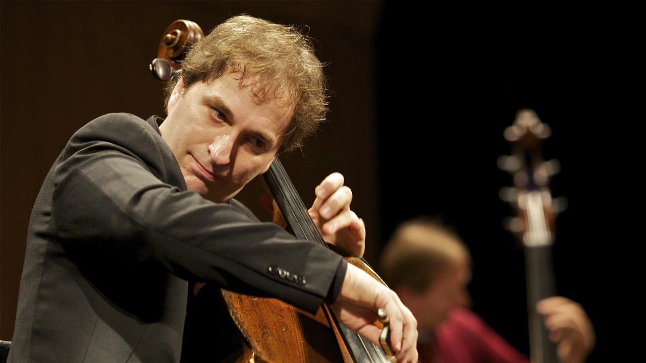 Enrico Bronzi sarà stasera sul palco con l’Orchestra da Camera di Mantova Enrico Bronzi sarà stasera sul palco con l’Orchestra da Camera di Mantova