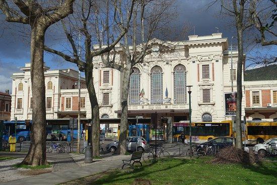 Piazza della Stazione, incontro in vista dei lavori sulla tratta ferroviaria Prato-Bologna