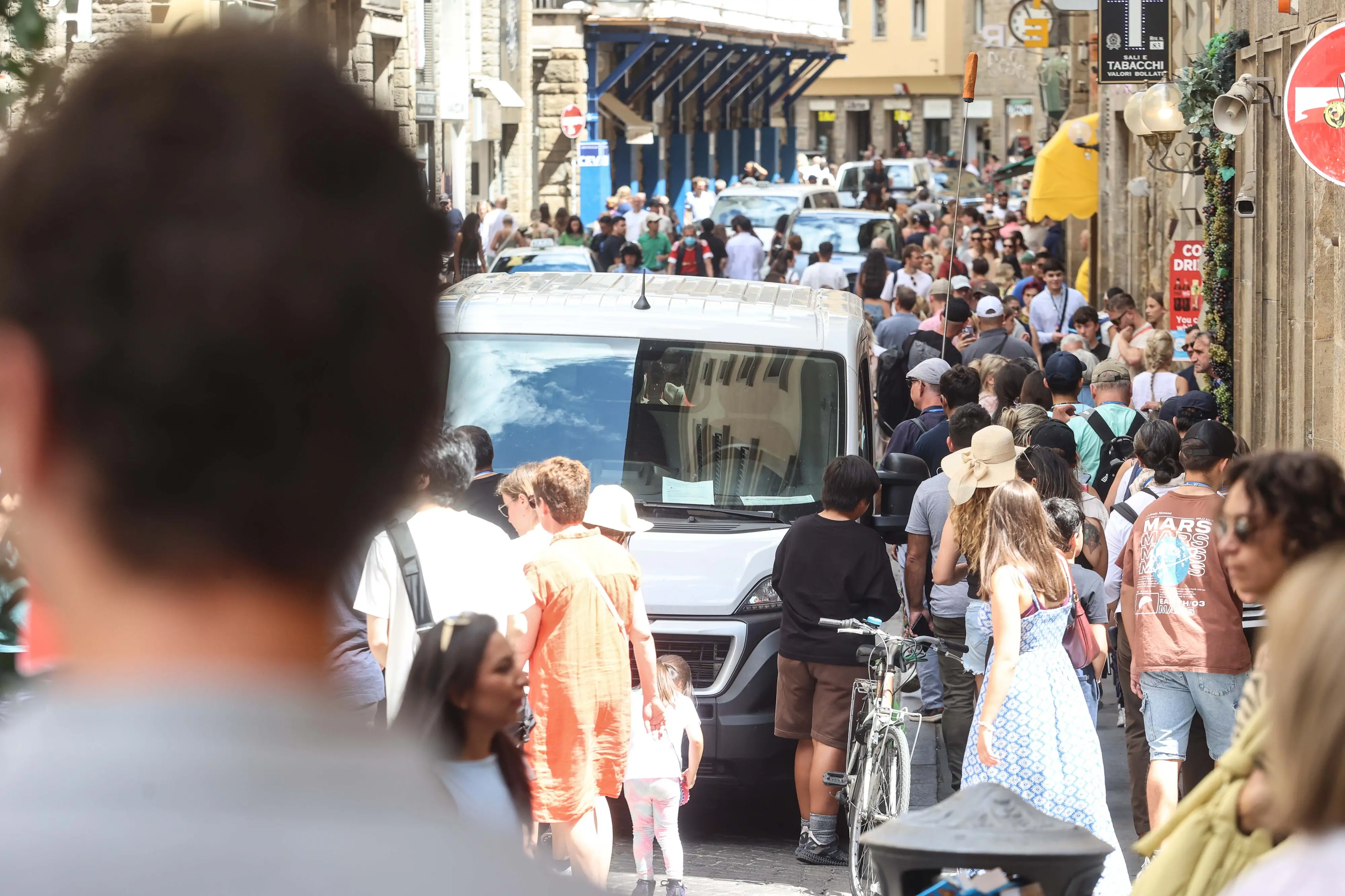 Firenze, le richieste più assurde dei turisti al ristorante: “Possiamo avere 200 grammi di bistecca?”