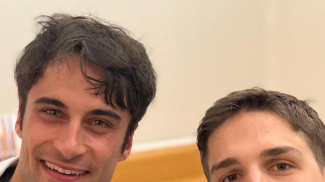 Il giovane ortopedico pontremolese Andrea Bisciotti è entrato a far parte come medico delle squadre Under 18 dell'Inter, dopo aver già prestato servizio all'Ospedale Humanitas di Milano. Ha recentemente partecipato a un torneo internazionale a Shanghai e si sta specializzando a New York. Il giovane ortopedico pontremolese Andrea Bisciotti è entrato a far parte come medico delle squadre Under 18 dell'Inter, dopo aver già prestato servizio all'Ospedale Humanitas di Milano. Ha recentemente partecipato a un torneo internazionale a Shanghai e si sta specializzando a New York.