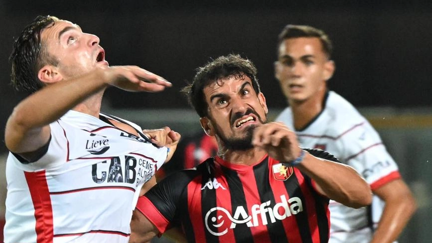 Rispetto alla formazione vista contro il Milan Futuro possibile Frison terzino, Catanese in mezzo al campo e Costantino in attacco Rispetto alla formazione vista contro il Milan Futuro possibile Frison terzino, Catanese in mezzo al campo e Costantino in attacco