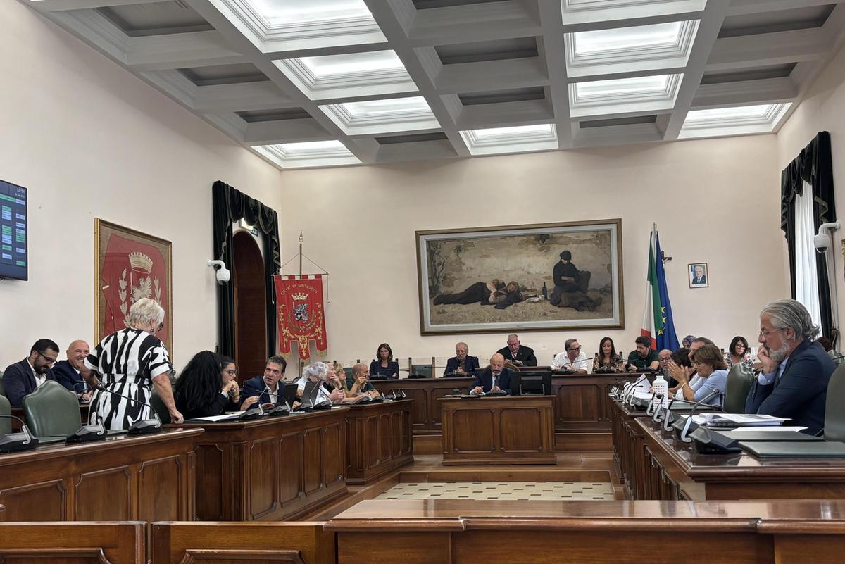 Passa la proposta della minoranza. Palestina, sì al riconoscimento Passa la proposta della minoranza. Palestina, sì al riconoscimento
