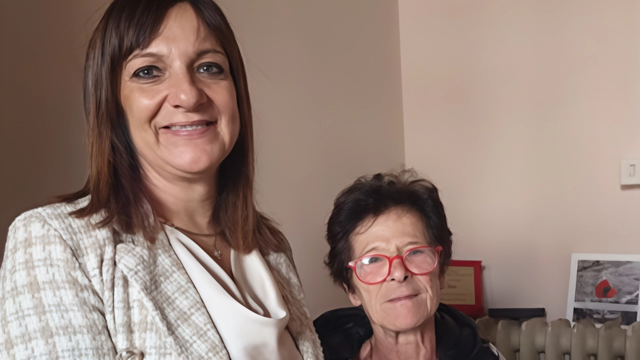 L'assessore Bonanno e Apes consegnano un alloggio popolare a una famiglia in emergenza abitativa a Pisa, in base alla Legge Regione Toscana n. 2 del 2019. L'impegno per garantire alloggi dignitosi continua, con una media di due assegnazioni a settimana. L'assessore Bonanno e Apes consegnano un alloggio popolare a una famiglia in emergenza abitativa a Pisa, in base alla Legge Regione Toscana n. 2 del 2019. L'impegno per garantire alloggi dignitosi continua, con una media di due assegnazioni a settimana.