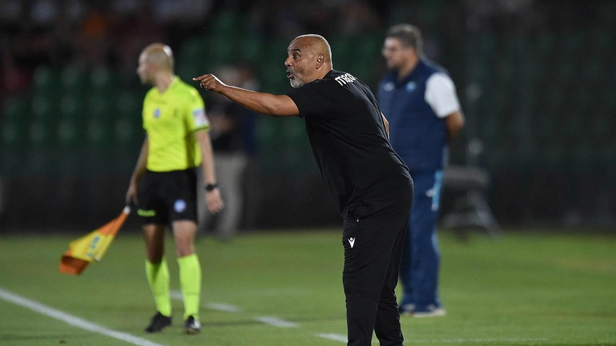 Al confermato mister Fabio Liverani il compito di formare le “nuove“ Fere Al confermato mister Fabio Liverani il compito di formare le “nuove“ Fere