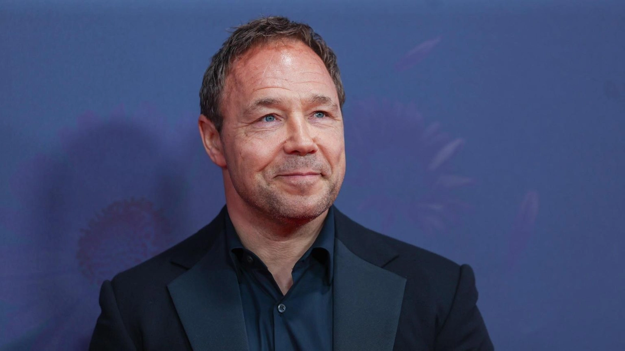 Notte dorata per la miniserie Netflix all'edizione 77 degli Emmy Notte dorata per la miniserie Netflix all'edizione 77 degli Emmy