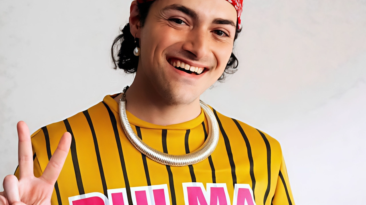 Il food influencer Sam, noto per. la sua pagina. @pranzoakonoha Il food influencer Sam, noto per. la sua pagina. @pranzoakonoha
