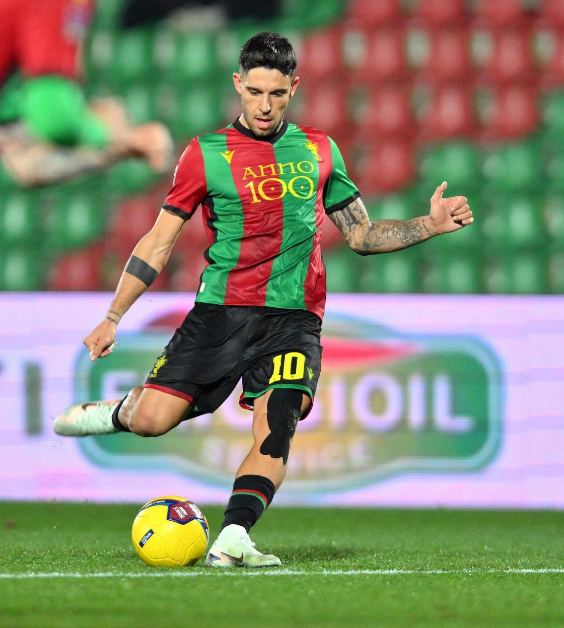 https://www.lanazione.it/image-service/view/acePublic/alias/contentid/NDY1MzljYzEtYTY2NS00/0/ternana-al-bivio-sopravvivere-o-morire-il-rischio-penalizzazione-e-dietro-langolo.jpeg