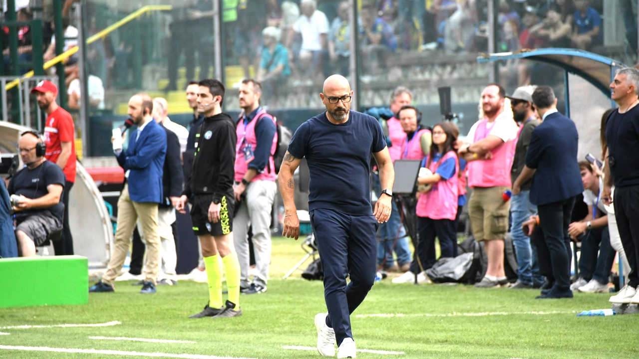 Antonio Calabro è stato ingaggiato dalla Carrarese Il 17 gennaio 2024 Antonio Calabro è stato ingaggiato dalla Carrarese Il 17 gennaio 2024