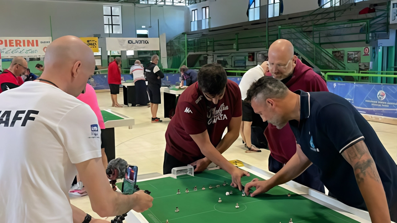 Saranno oltre 100 i giocatori di Subbuteo (versione ’Tradionale’) impegnati fra oggi e domani a Casa Mora per la Coppa Italia. Ci sarà anche la finale di Supercoppa Saranno oltre 100 i giocatori di Subbuteo (versione ’Tradionale’) impegnati fra oggi e domani a Casa Mora per la Coppa Italia. Ci sarà anche la finale di Supercoppa