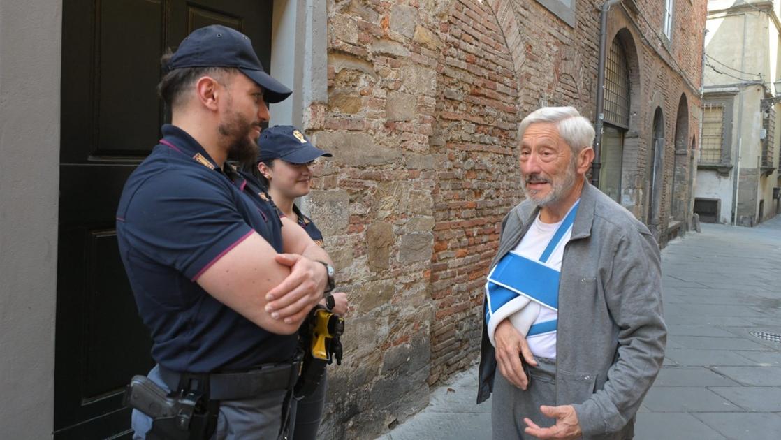 Accoltellato in strada, scrive lettera al questore. “Vicinanza in un momento di grande dolore” Accoltellato in strada, scrive lettera al questore. “Vicinanza in un momento di grande dolore”