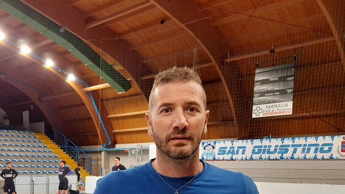 Il viceallenatore della Ermgroup San Giustino Mirko Monaldi