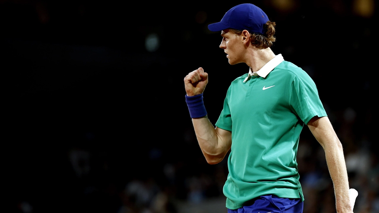 Roland Garros, Sinner rullo compressore: elimina Rublev in tre set e va ai quarti