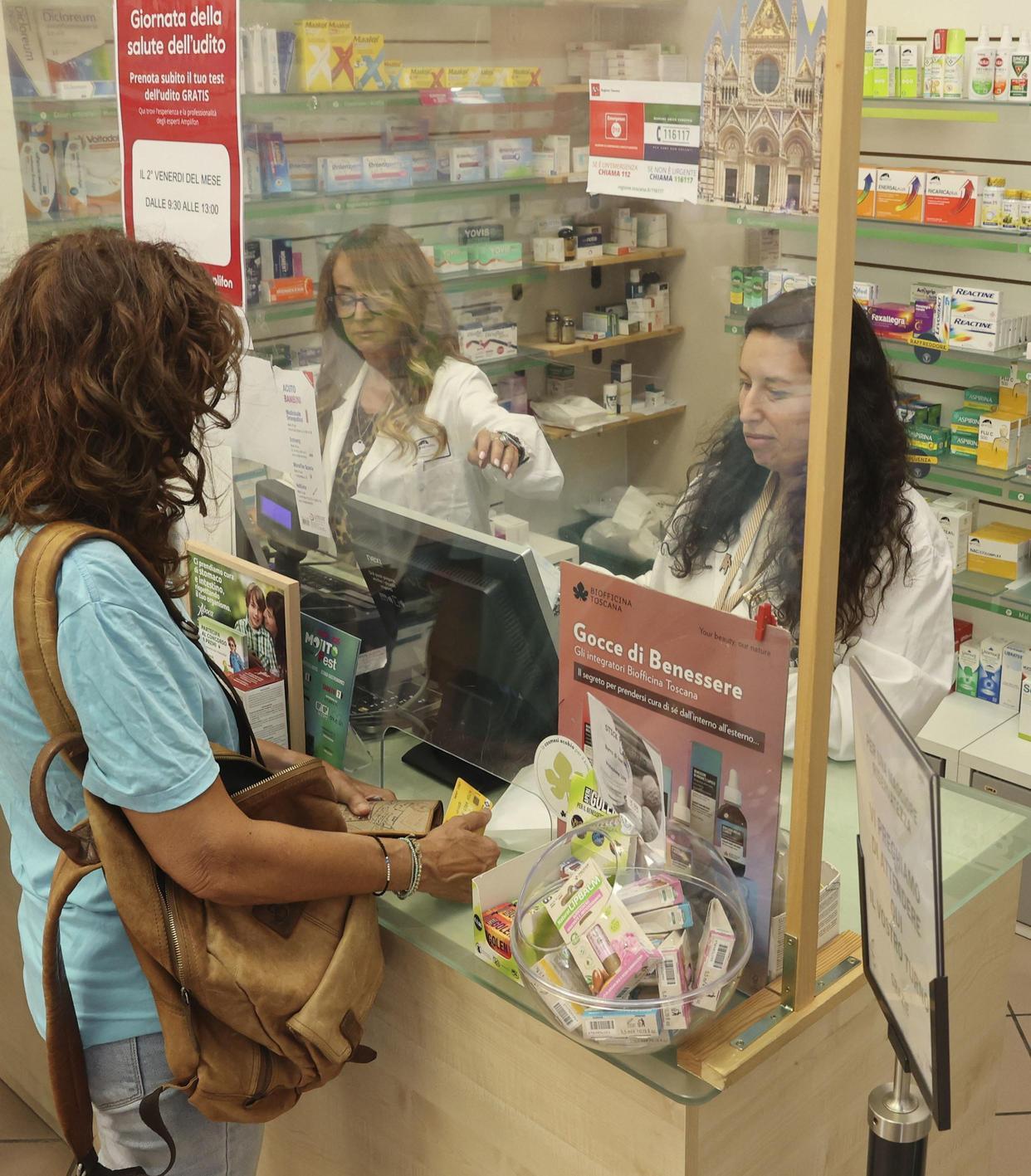 Farmacie, ’Estate in salute’. Via agli screening gratuiti Farmacie, ’Estate in salute’. Via agli screening gratuiti