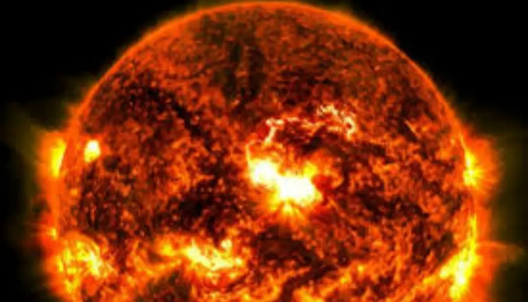 Il 21 aprile arriva la tempesta solare di Pasquetta: quali rischi in Toscana?