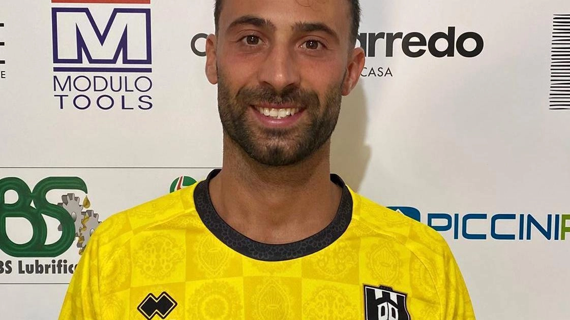 Lorenzo Belli, attaccante esterno classe 1993,. nella prossima stagione vestirà la maglia bianconera Lorenzo Belli, attaccante esterno classe 1993,. nella prossima stagione vestirà la maglia bianconera