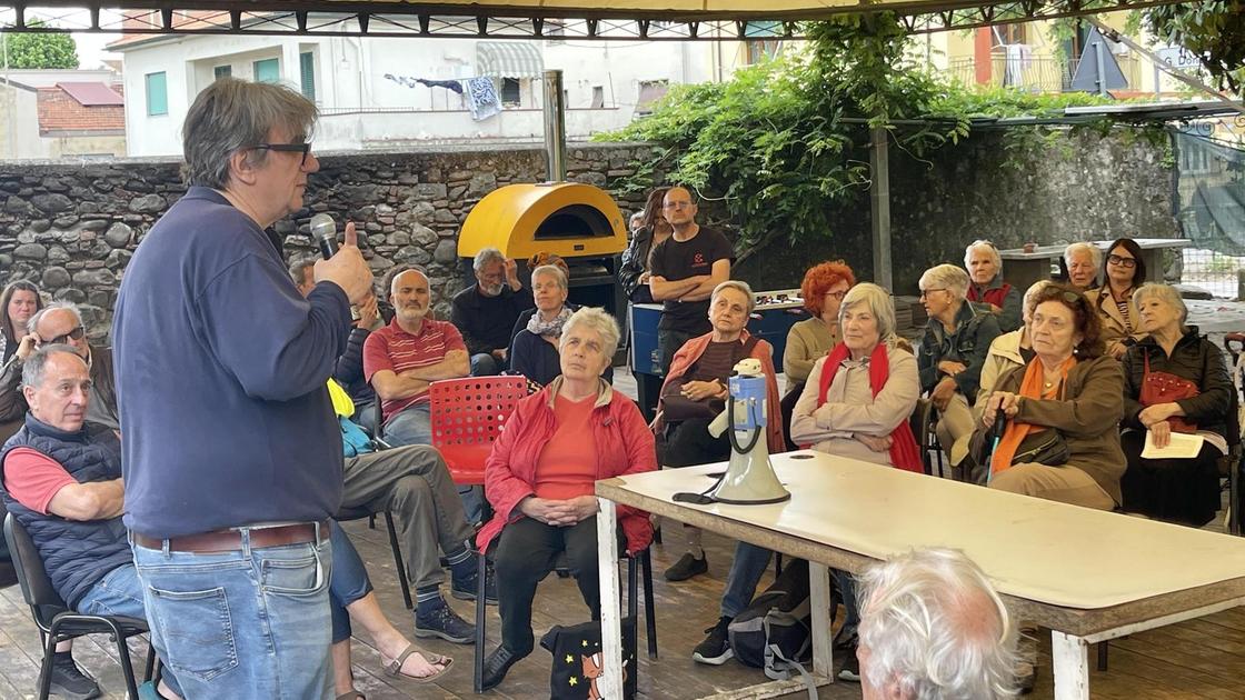La preoccupazione di Biancalani: "Esperienza che volge al termine. Integrazione contro l’illegalità" La preoccupazione di Biancalani: "Esperienza che volge al termine. Integrazione contro l’illegalità"