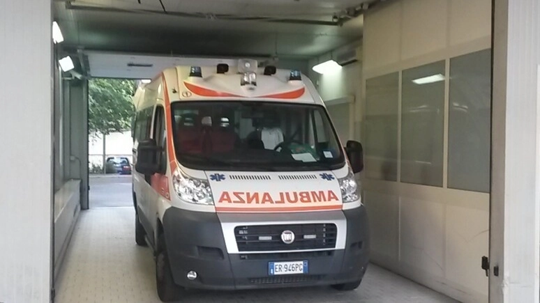 La donna, soccorsa dal 118, è morta in ospedale