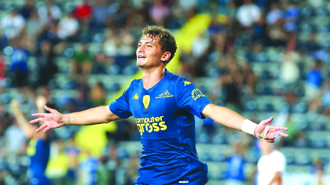 Sebastiano Esposito, 22 anni, l'8 dicembre 2024 contro l'Hellas Verona Sebastiano Esposito, 22 anni, l'8 dicembre 2024 contro l'Hellas Verona