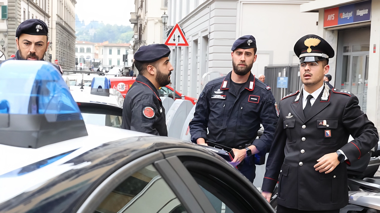 Sono stati i vicini a dare l’allarme e a far intervenire le forze dell’ordine. L’anziana donna è stata affidata a una Rsa locale che si prenderà cura di lei. Sono stati i vicini a dare l’allarme e a far intervenire le forze dell’ordine. L’anziana donna è stata affidata a una Rsa locale che si prenderà cura di lei.