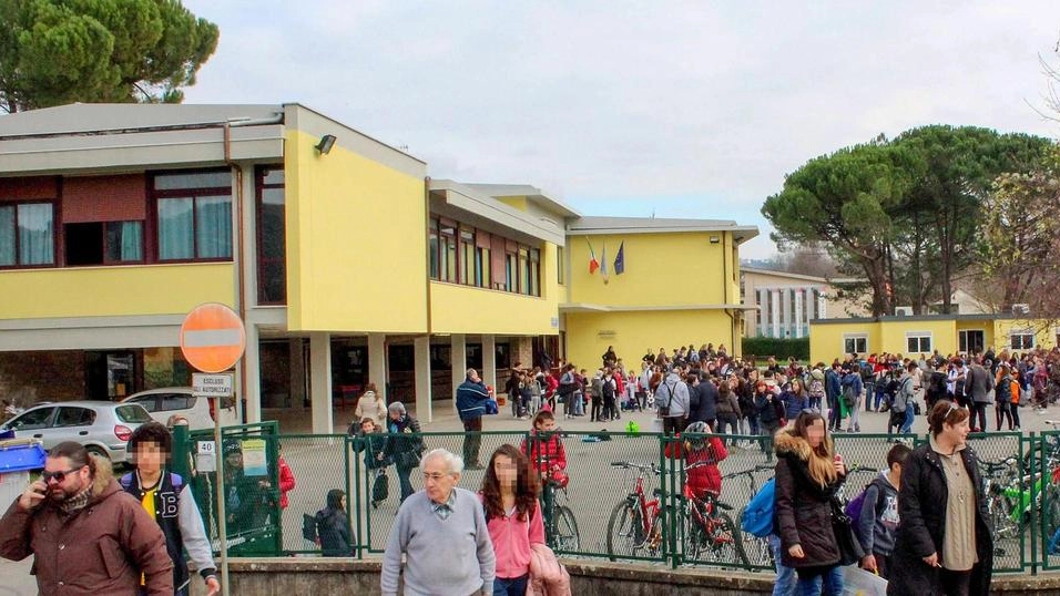 Il progetto di ampliamento della media Redi andrà rivisto per l’aumento dei costi Il progetto di ampliamento della media Redi andrà rivisto per l’aumento dei costi