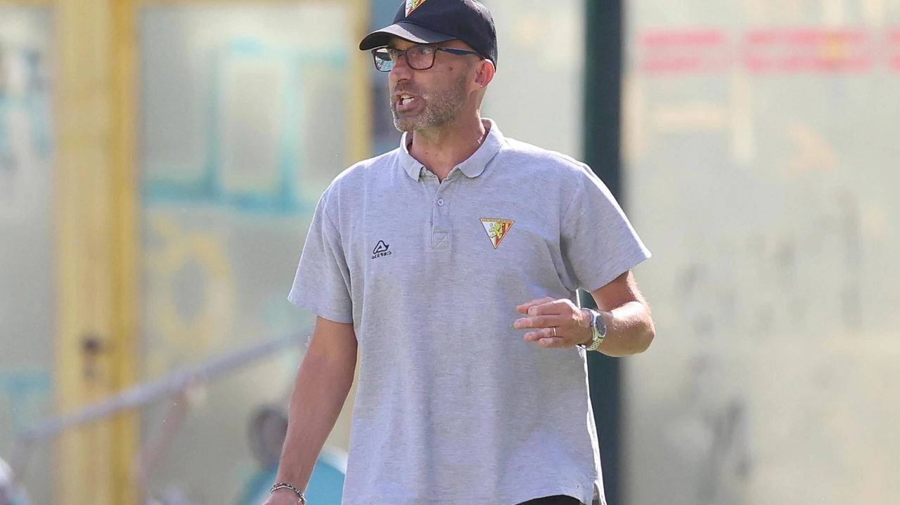 TERRANUOVA T. 2 POGGIBONSI 0 TERRANUOVA TRAIANA (4-2-3-1): Pagnini; Simonti, Ficini, Degl’Innocenti, Castaldo (26’ st Cardo); Cioce, Sesti (37’ st Mannella); Marini,...