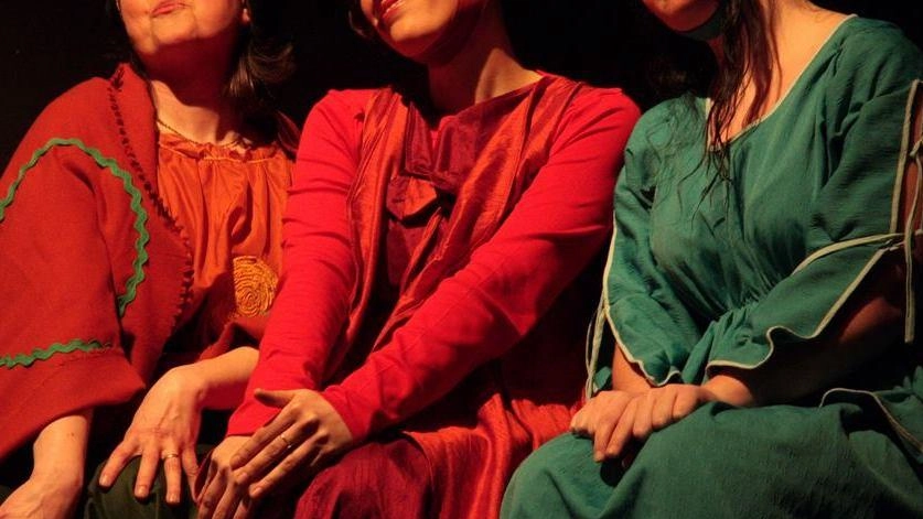 Allieve dell’Oranona Teatro saranno protagoniste da domani a domenica a Palazzo Pretorio dello spettacolo “Tre di cento. Donne nel Decameron” Allieve dell’Oranona Teatro saranno protagoniste da domani a domenica a Palazzo Pretorio dello spettacolo “Tre di cento. Donne nel Decameron”