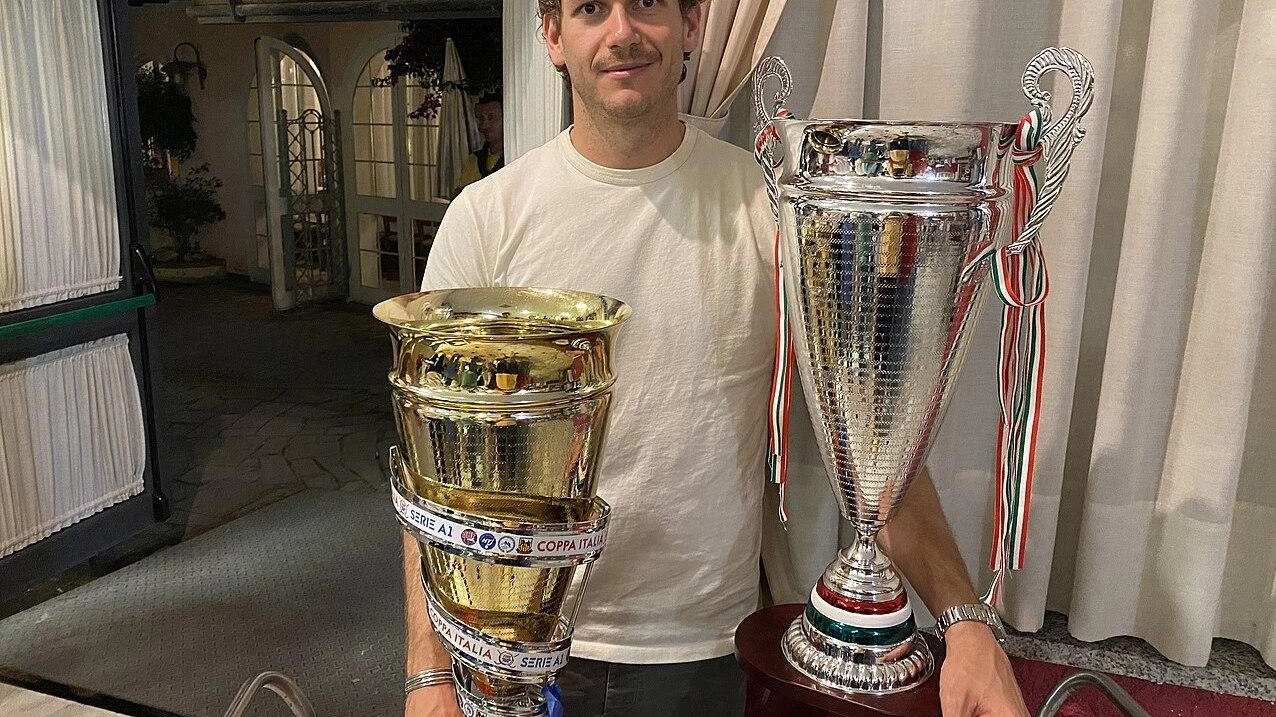 Il portiere Riccardo Gnata, simbolo. del Forte dei Marmi Il portiere Riccardo Gnata, simbolo. del Forte dei Marmi