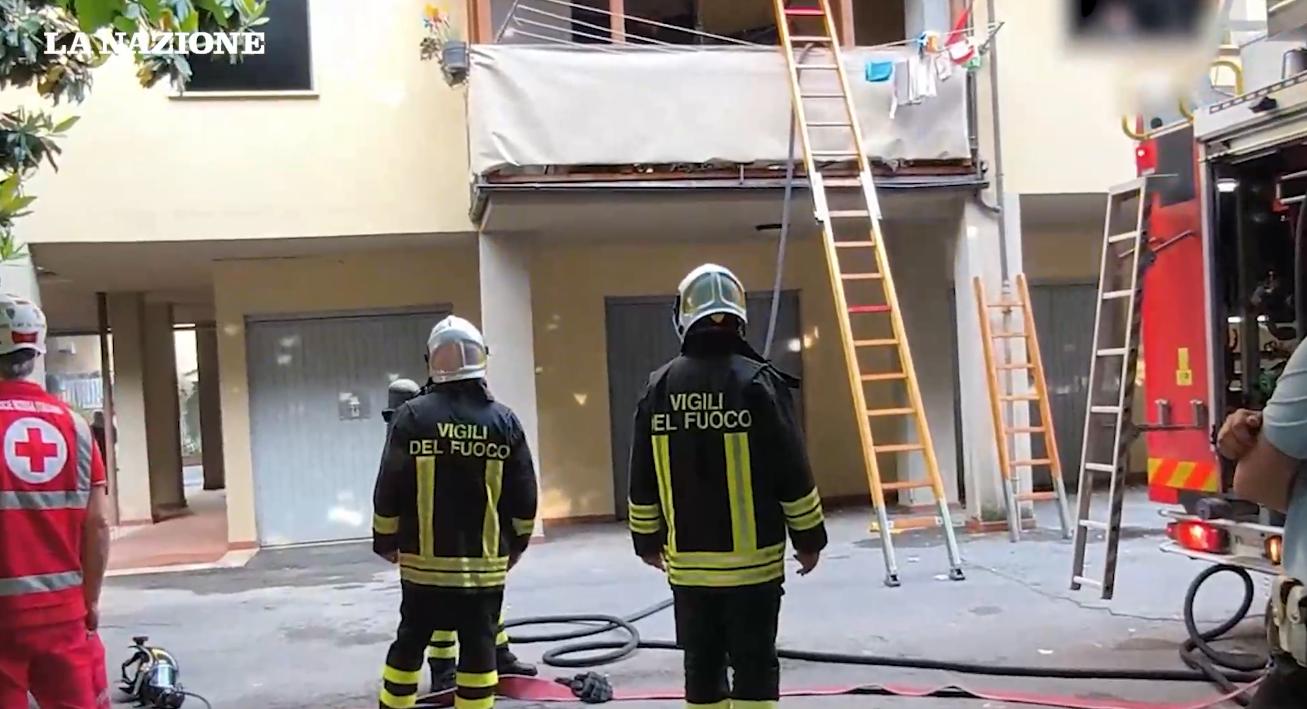 incendio a prato famiglie evacuate anziani e persone disabili in salvo