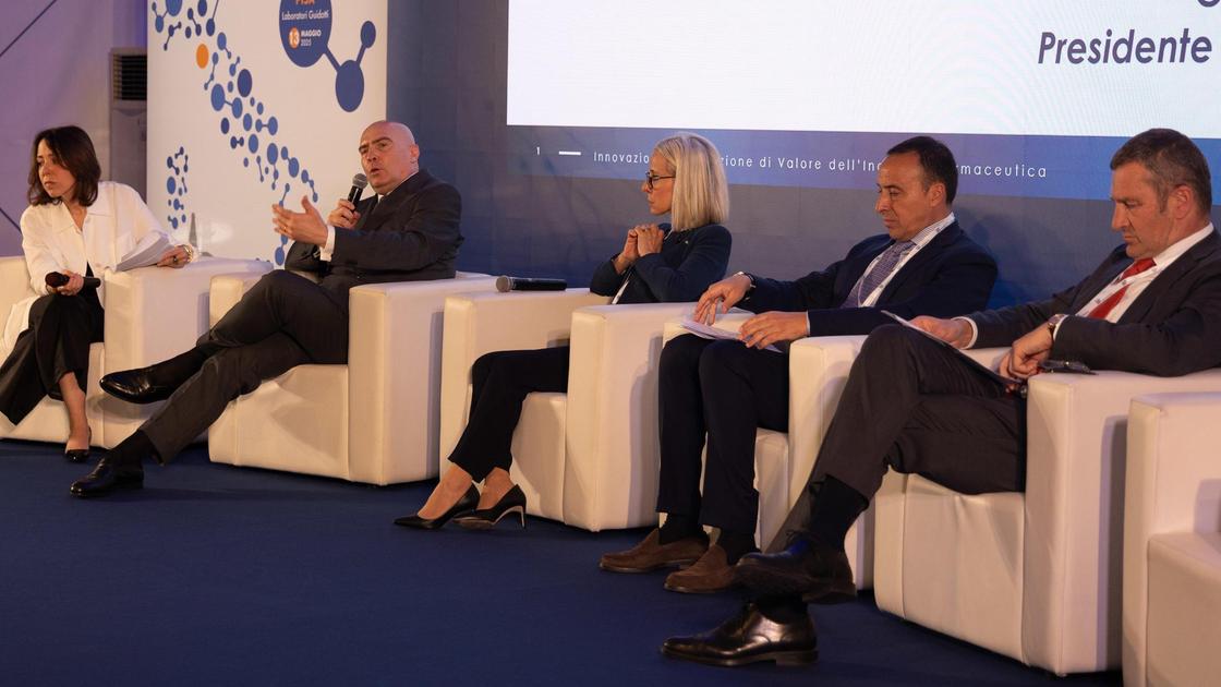 L’eccellenza toscana. A Pisa gli stati generali della farmaceutica: "Patrimonio del Paese" L’eccellenza toscana. A Pisa gli stati generali della farmaceutica: "Patrimonio del Paese"