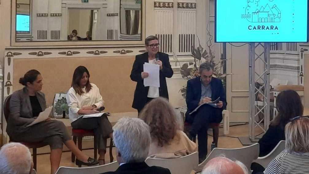 L’incontro di ieri nel ridotto del Teatro Anmosi dove la sindaca e i promotori dell’iniziativa hanno illustrato il progetto che sarà presentato al ministro. perché la città diventi capitale dell’arte contemporanea L’incontro di ieri nel ridotto del Teatro Anmosi dove la sindaca e i promotori dell’iniziativa hanno illustrato il progetto che sarà presentato al ministro. perché la città diventi capitale dell’arte contemporanea