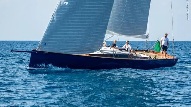 Potranno partecipare imbarcazioni in legno o in metallo di costruzione anteriore al 1950 come Yacht d’Epoca, e al 1976 come Yacht Classici oltre che Classici Ior Potranno partecipare imbarcazioni in legno o in metallo di costruzione anteriore al 1950 come Yacht d’Epoca, e al 1976 come Yacht Classici oltre che Classici Ior