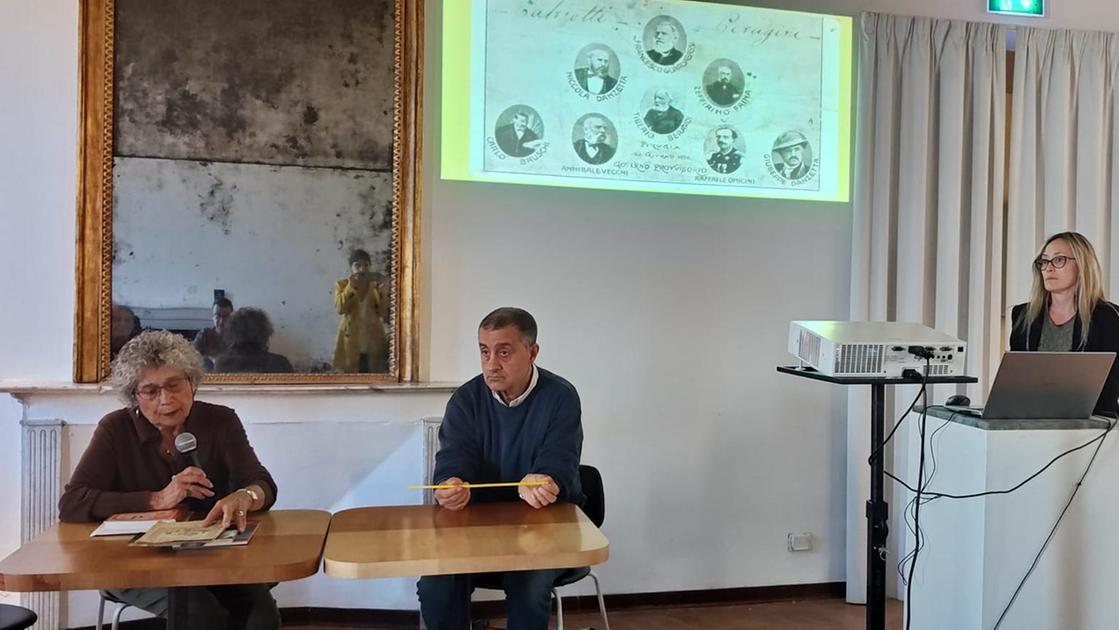 https://www.lanazione.it/image-service/view/acePublic/alias/contentid/NDcwMGY5NGUtMzM2NS00/0/riflettori-sul-frontone-i-giardini-meritano-piu-rispetto-ce-ancora-molto-da-fare.jpeg?f=16:9&w=1200&h=630