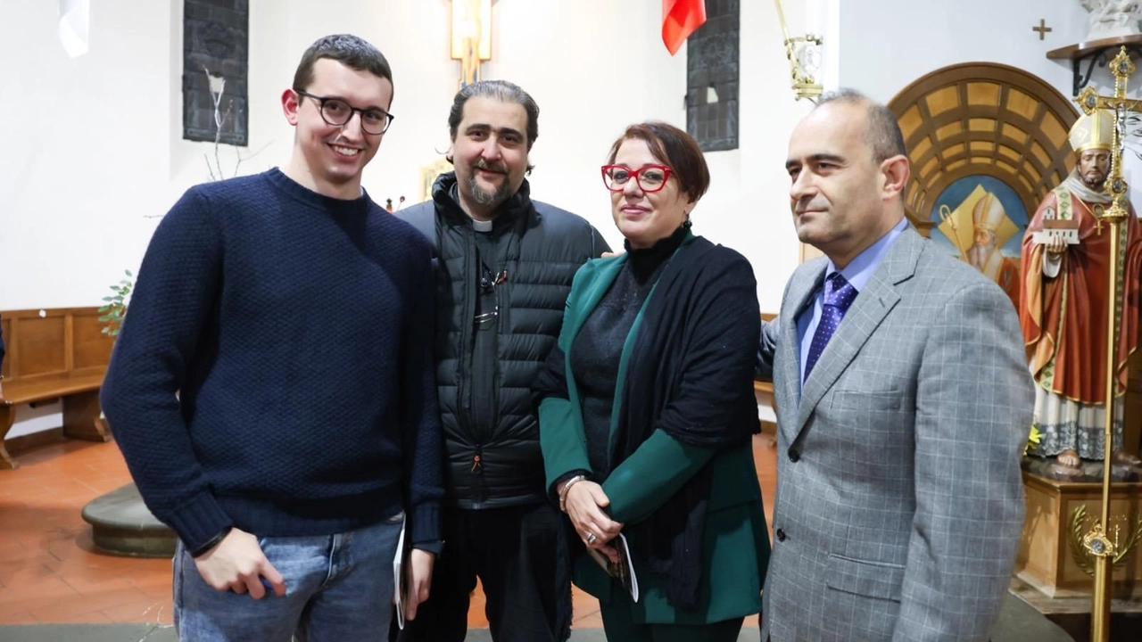 L'autore Lorenzo Nucci alla presentazione del libro "Il profumo dell'anima" L'autore Lorenzo Nucci alla presentazione del libro "Il profumo dell'anima"