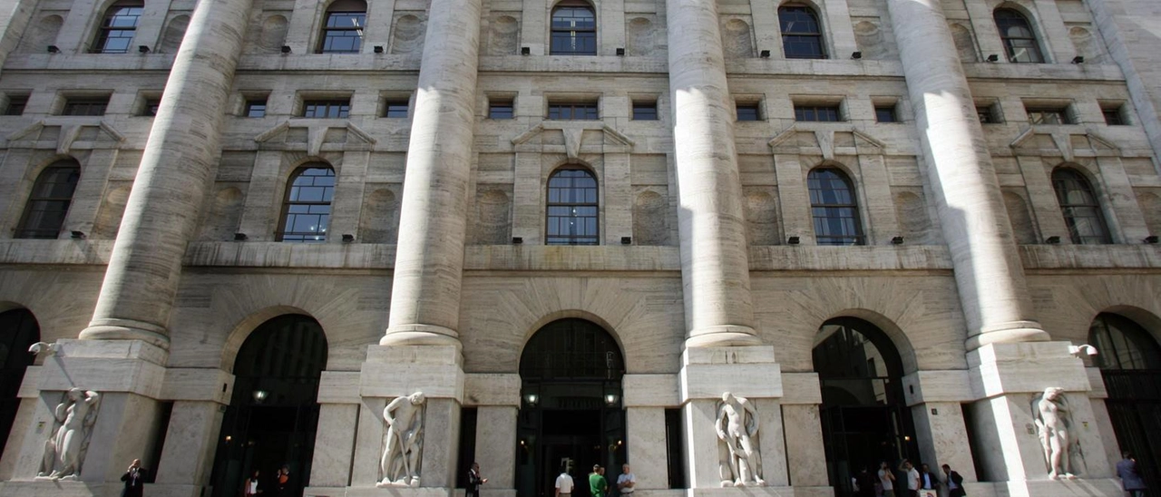 Borsa: Milano corre con le banche, bene Sondrio e Mediobanca