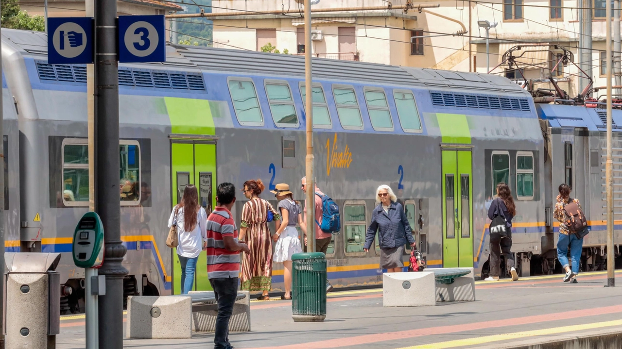 I treni regionali potrebbero restare sulla direttissima fino al 2026 ma non c’è data I treni regionali potrebbero restare sulla direttissima fino al 2026 ma non c’è data
