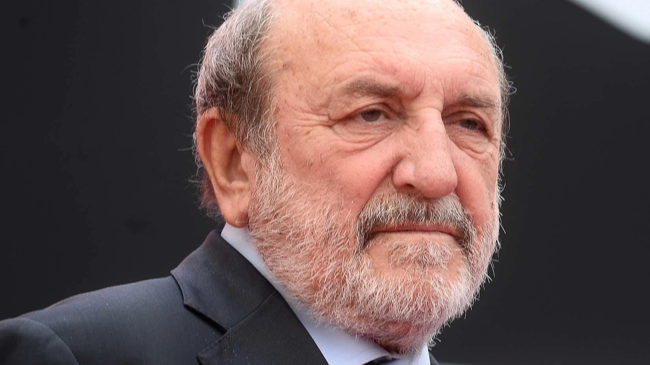 Filosofo, saggista e psicoanalista, Umberto Galimberti (nella foto) è protagionista di un doppio appuntamento della stagione Tournè, promossa da Aucma... Filosofo, saggista e psicoanalista, Umberto Galimberti (nella foto) è protagionista di un doppio appuntamento della stagione Tournè, promossa da Aucma...