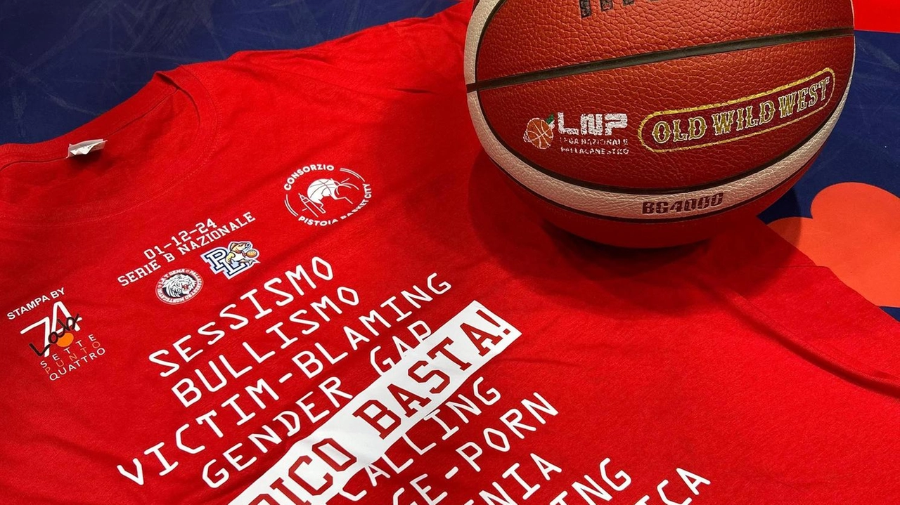 La maglietta con cui entreranno in campo le squadre oggi La maglietta con cui entreranno in campo le squadre oggi