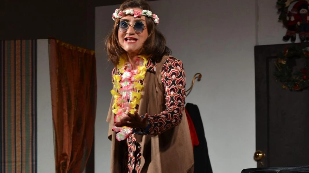 SAN CASCIANO La Compagnia “Lavori in corso scvp” torna stasera alle 21.15 al Teatro Comunale Niccolini con lo spettacolo “Natale in... SAN CASCIANO La Compagnia “Lavori in corso scvp” torna stasera alle 21.15 al Teatro Comunale Niccolini con lo spettacolo “Natale in...
