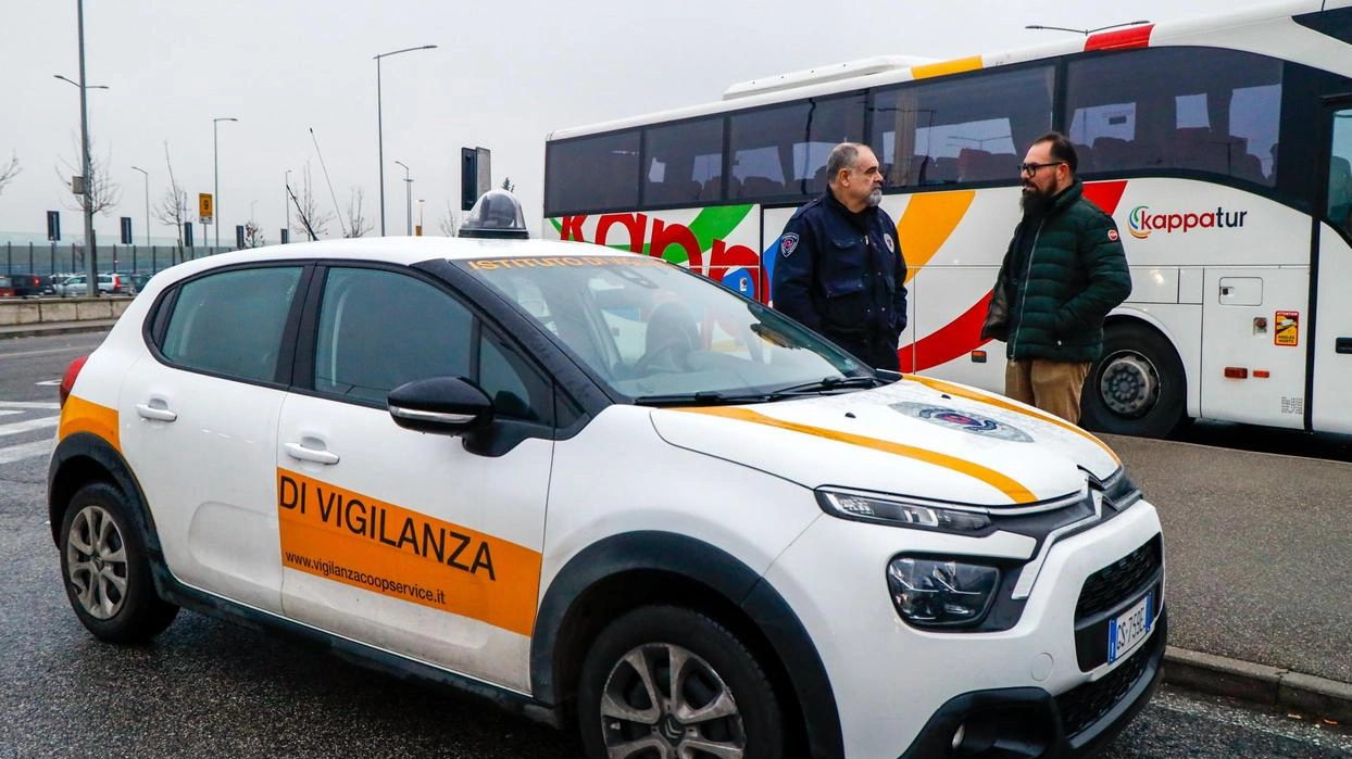 Punto della situazione in Prefettura dopo l’introduzione della vigilanza privata a Villa Costanza: i controlli saranno aumentati e strutturati Punto della situazione in Prefettura dopo l’introduzione della vigilanza privata a Villa Costanza: i controlli saranno aumentati e strutturati