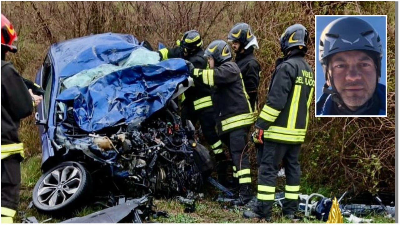 L'auto distrutta e, nel riquadro, Maurizio Franchi, 44 anni, di Vada. E' lui la vittima dell'incidente di Riparbella L'auto distrutta e, nel riquadro, Maurizio Franchi, 44 anni, di Vada. E' lui la vittima dell'incidente di Riparbella