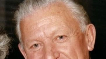 Domani alle 16 palazzo Binelli ospita la presentazione della raccolta di poesie del professor Vittorio Pecori (nella foto), che per... Domani alle 16 palazzo Binelli ospita la presentazione della raccolta di poesie del professor Vittorio Pecori (nella foto), che per...