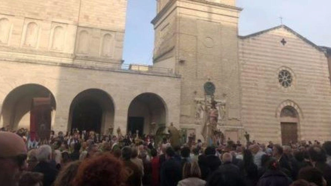 La ’Rinchinata’ nella piazza di Bastia Umbra: oggi il rito si ripete