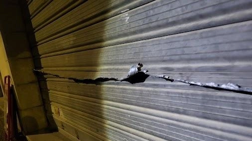 Tentativi di furto notturni a Empoli: malviventi attaccano bar alimentari e tabacchi, danneggiando saracinesche ma senza riuscire a rubare. Altri furti nella stessa zona durante il temporale. Tentativi di furto notturni a Empoli: malviventi attaccano bar alimentari e tabacchi, danneggiando saracinesche ma senza riuscire a rubare. Altri furti nella stessa zona durante il temporale.
