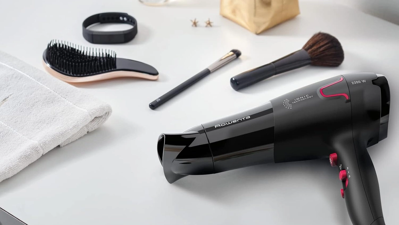 Rowenta CV5623 Power Pro Ionic: tecnologia ionica e diffusore per ricci, ora al 29% di sconto su Amazon