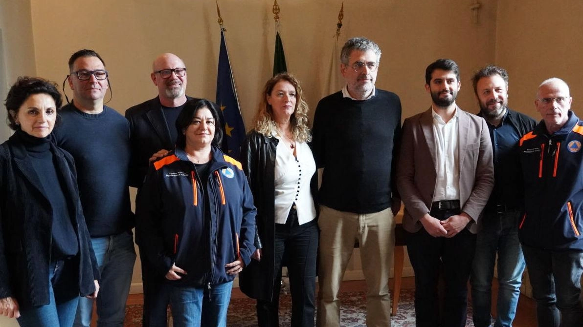 Il 2 novembre incontro in Comune con il sistema della protezione civile e il Comitato pro emergenze. Donati 210mila euro, ma servono ancora aiuti. Il 3 manfestazione in piazza con tutte le associazioni . . Il 2 novembre incontro in Comune con il sistema della protezione civile e il Comitato pro emergenze. Donati 210mila euro, ma servono ancora aiuti. Il 3 manfestazione in piazza con tutte le associazioni . .