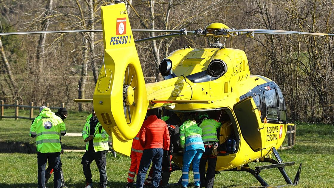 Dramma nel cantiere della scuola. Operaio ’trasfertista’ muore prima di entrare al lavoro Dramma nel cantiere della scuola. Operaio ’trasfertista’ muore prima di entrare al lavoro