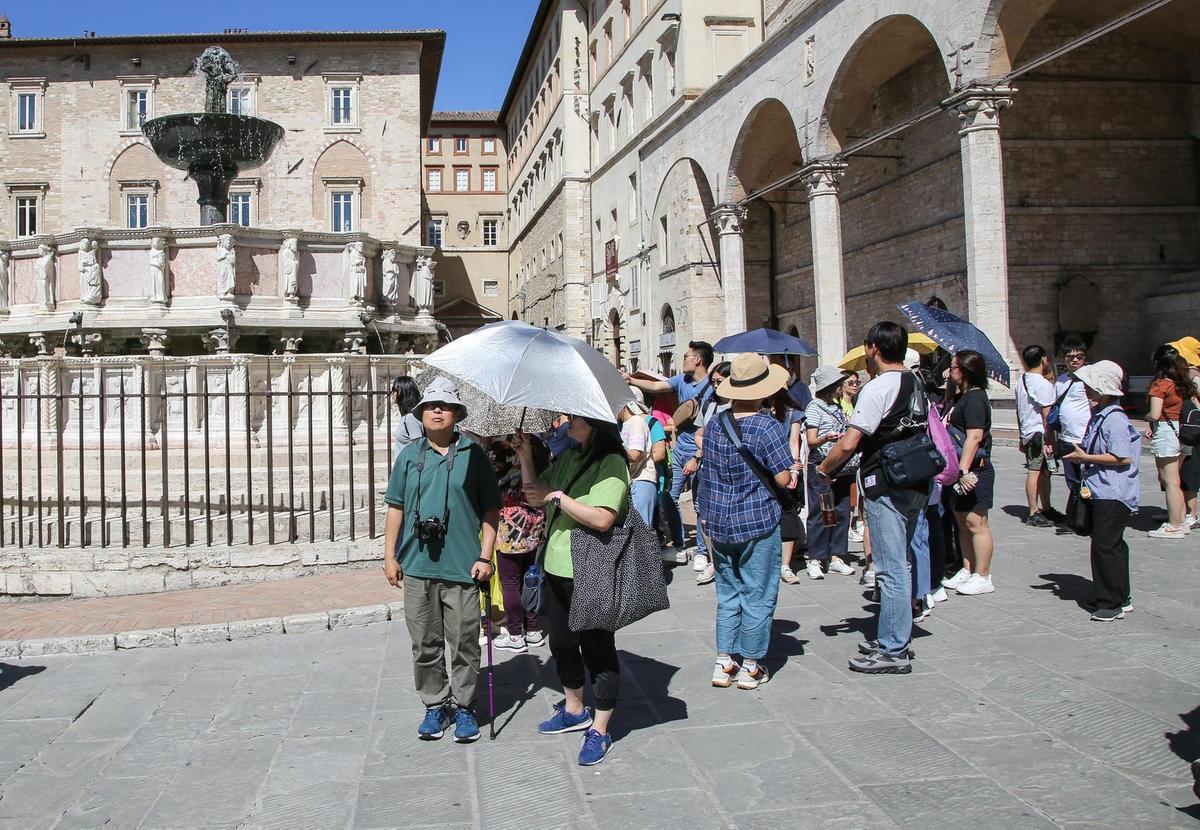 Turismo, la Regione rilancia. Al via la campagna autunno inverno. Si punta su aeroporto e Natale