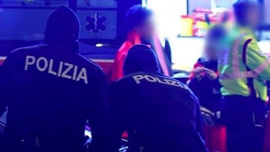 Polizia e ambulanza sono intervenuti la sera di Natale nel quartiere dei Macelli dopo aver ricevuto la segnalazione Polizia e ambulanza sono intervenuti la sera di Natale nel quartiere dei Macelli dopo aver ricevuto la segnalazione