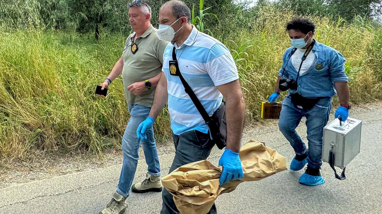 Alcune immagini dei rilievi di ieri mattina (fotoservizio Goiorani) Alcune immagini dei rilievi di ieri mattina (fotoservizio Goiorani)